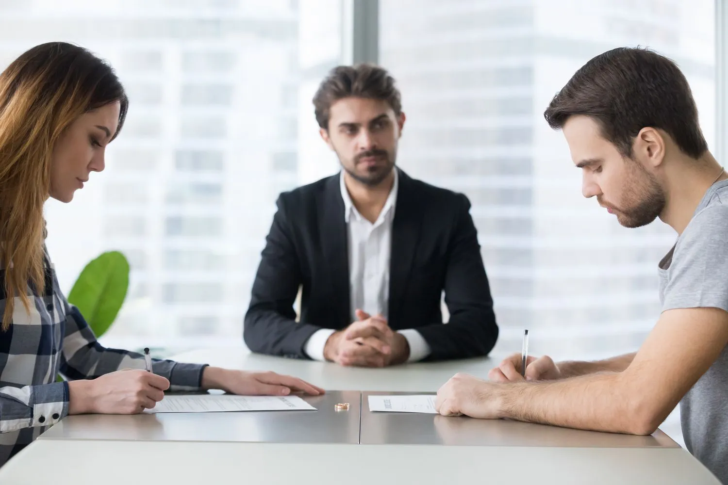 How EH Mediation Guides Couples Toward Fair and Balanced Outcomes Cowes